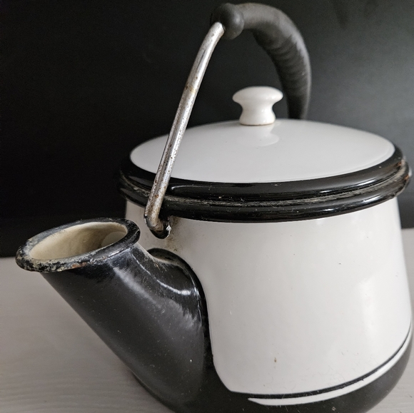 Antique Enamel Tea Pot - Picture 2 of 6